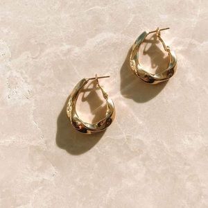 🐿 18k gold plated kia hoops - REAL GOLD PLATING!